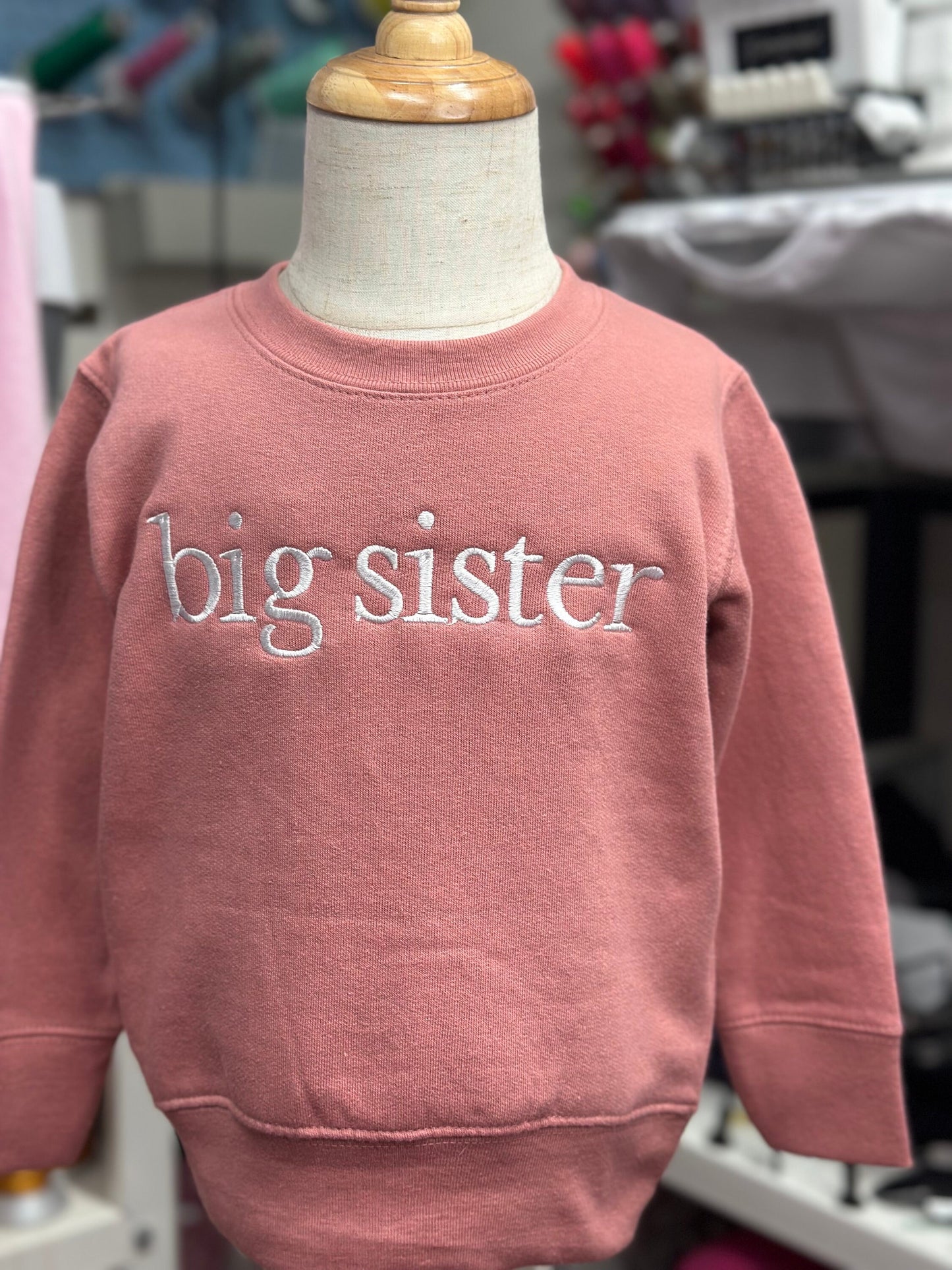 Big Sister Floral Embroidered mauve sweatshirt - Sibling Pregnancy Announcement - girly Big Sis sweatshirt - pink Big Sister sweatshirt
