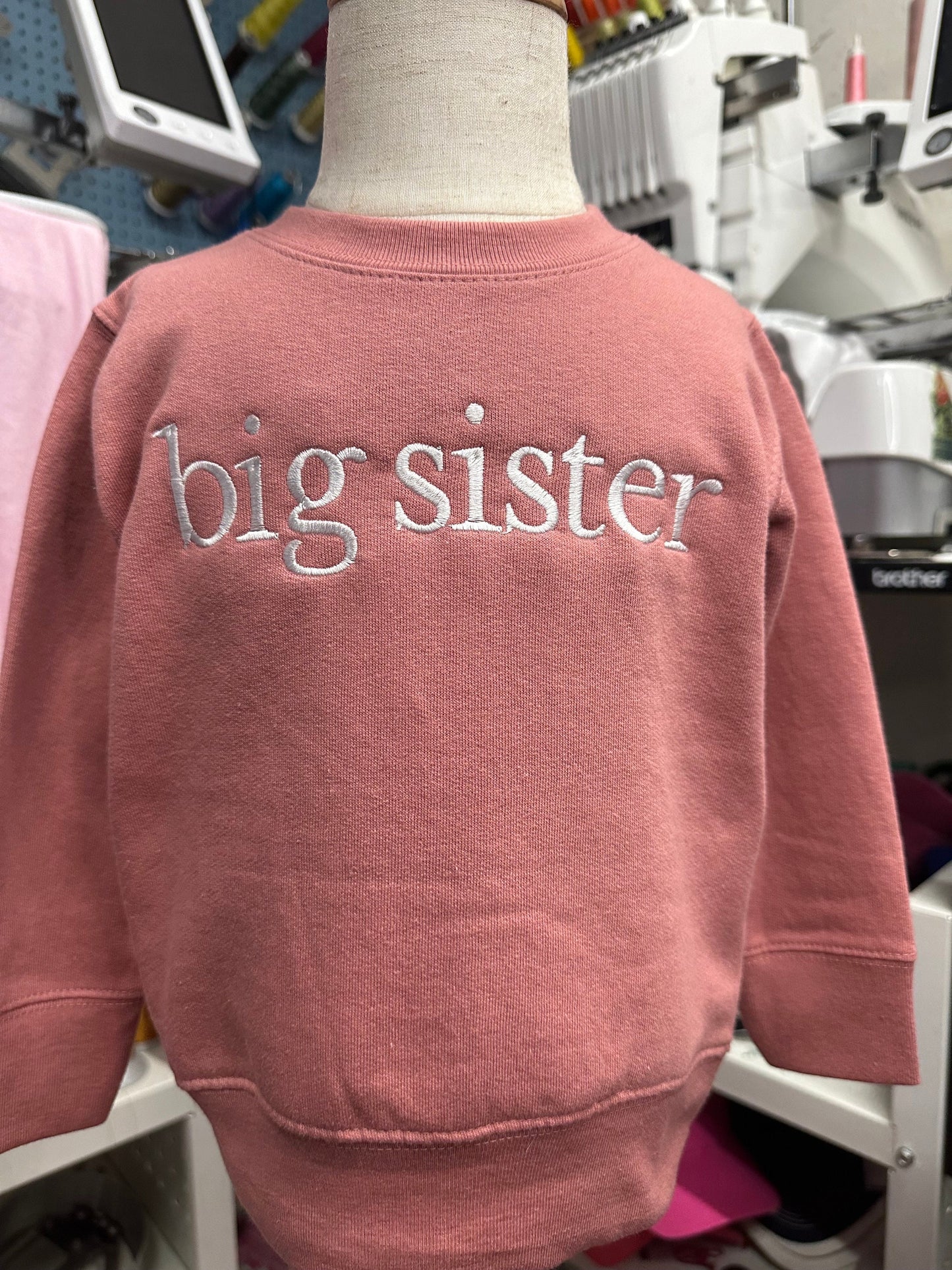 Big Sister Floral Embroidered mauve sweatshirt - Sibling Pregnancy Announcement - girly Big Sis sweatshirt - pink Big Sister sweatshirt