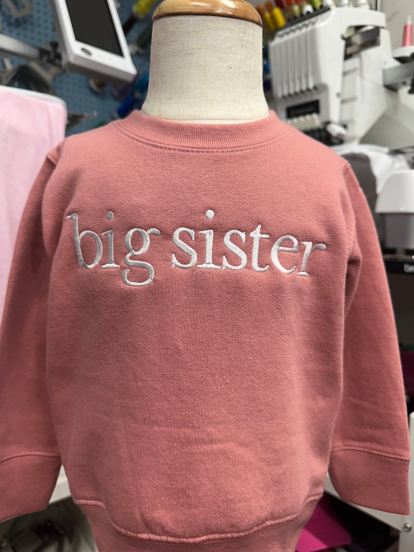 Big Sister Floral Embroidered mauve sweatshirt - Sibling Pregnancy Announcement - girly Big Sis sweatshirt - pink Big Sister sweatshirt