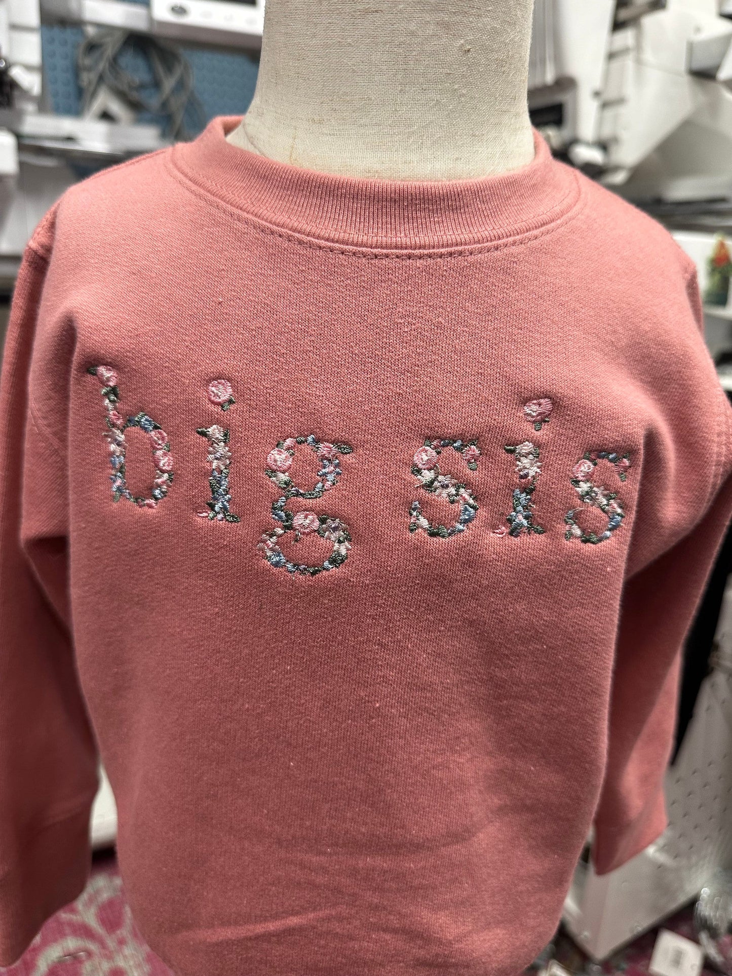 Big Sister Floral Embroidered mauve sweatshirt - Sibling Pregnancy Announcement - Floral Big Sis sweatshirt - Floral Big Sister sweatshirt