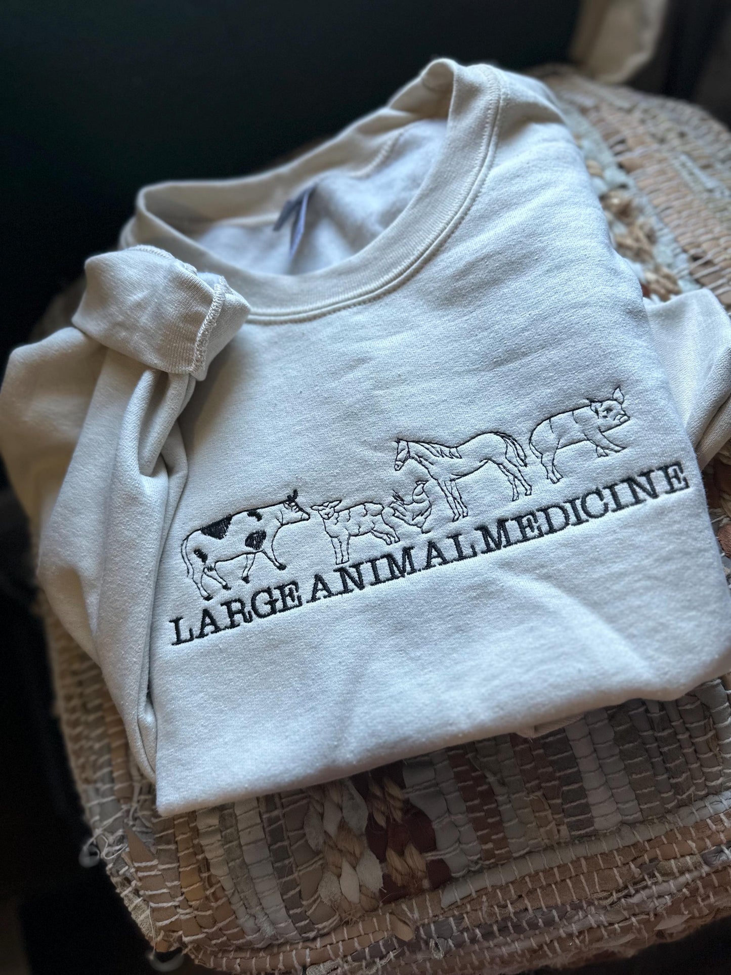 Embroidered Large Animal Pullover - veterinarian medicine Sweatshirt - animal hospital Sweatshirt - Country Vet - Farm Vet Tech
