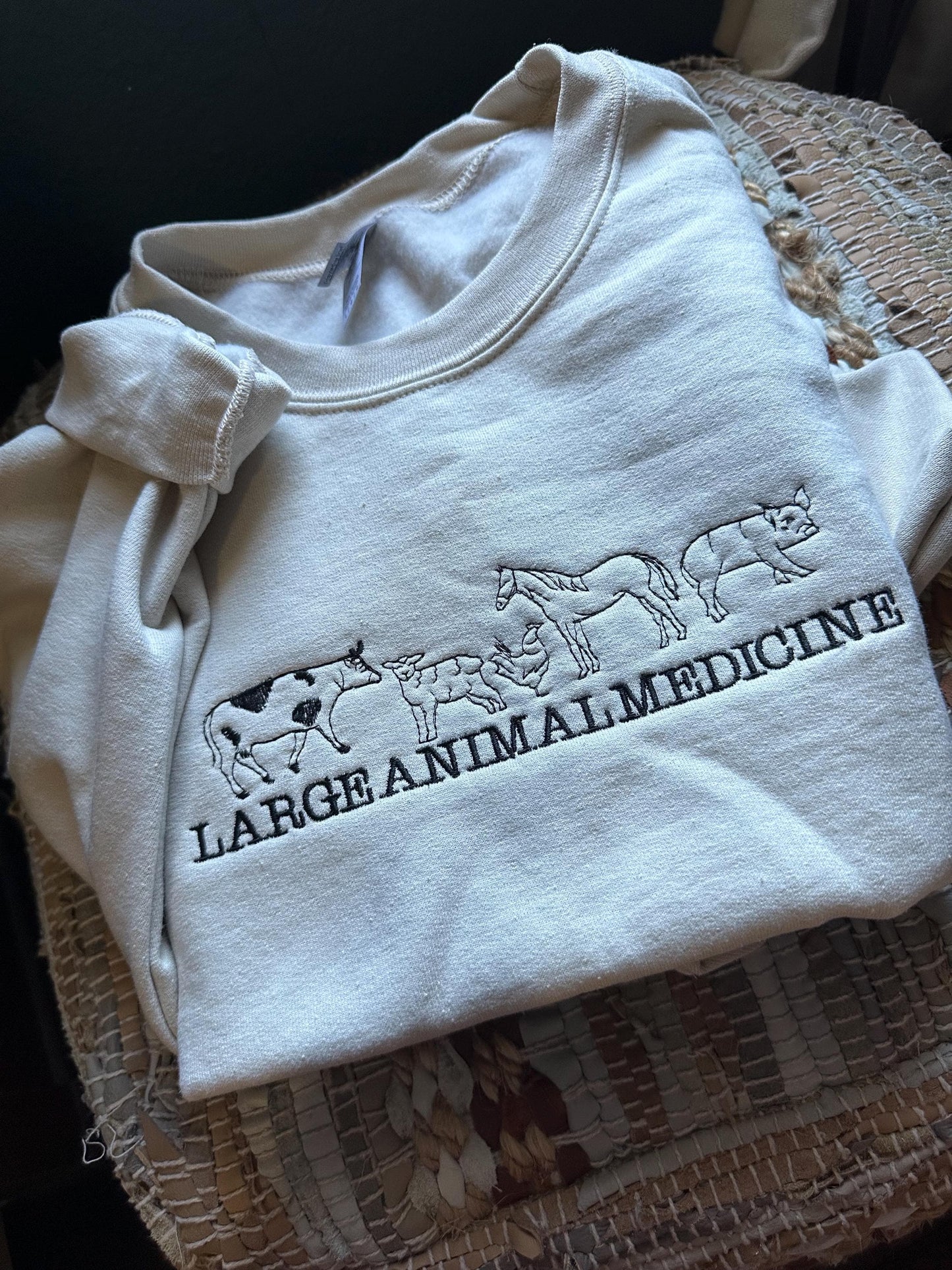 Embroidered Large Animal Pullover - veterinarian medicine Sweatshirt - animal hospital Sweatshirt - Country Vet - Farm Vet Tech