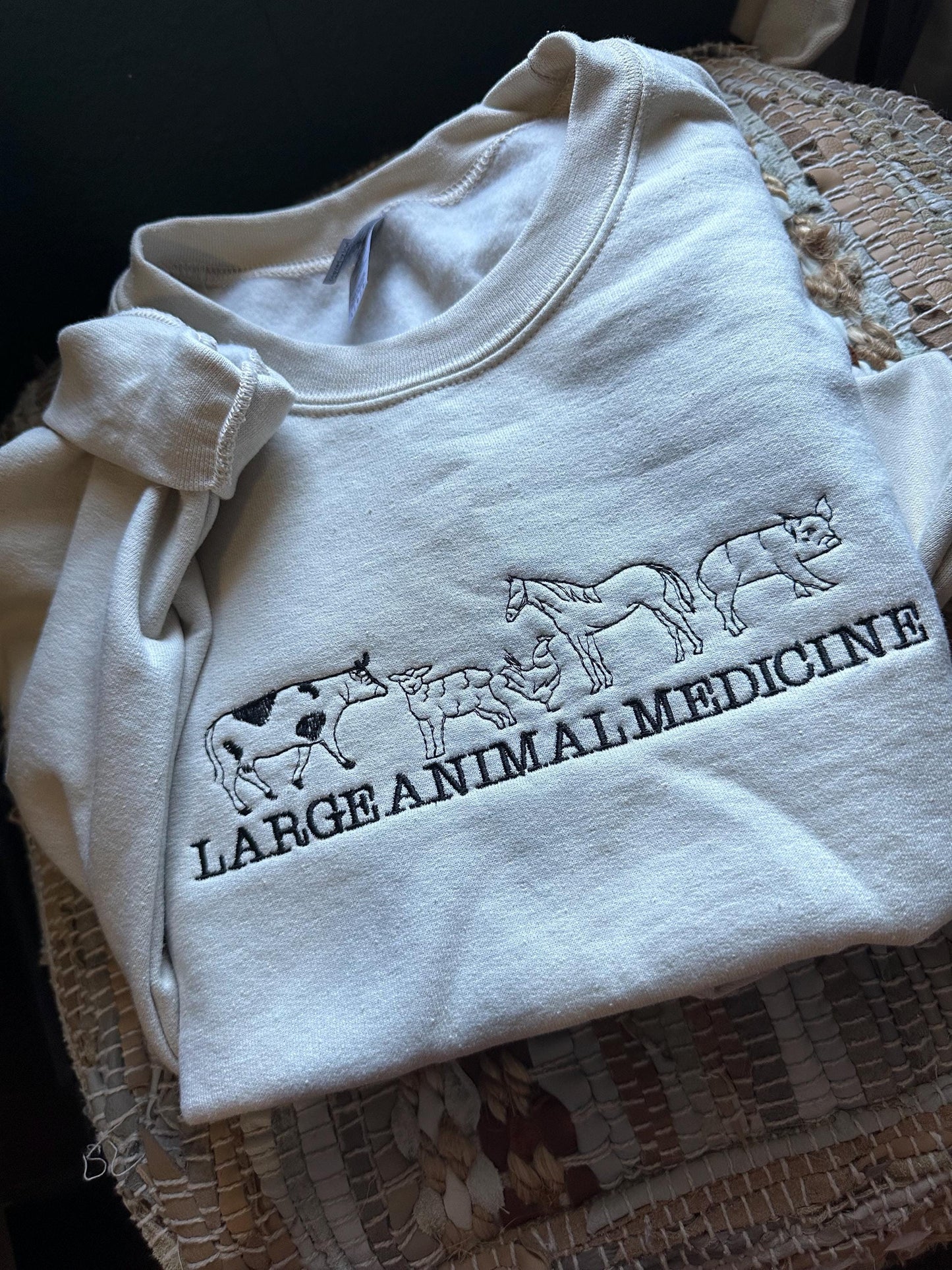Embroidered Large Animal Pullover - veterinarian medicine Sweatshirt - animal hospital Sweatshirt - Country Vet - Farm Vet Tech